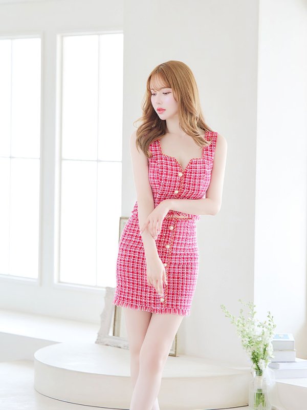 ビビッドピンク