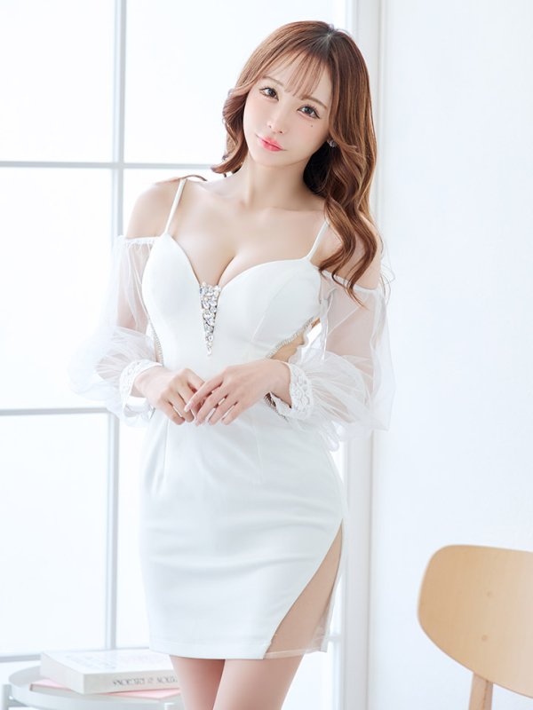 モデル:真優川咲 身長:159cm 着用サイズ:Sサイズ