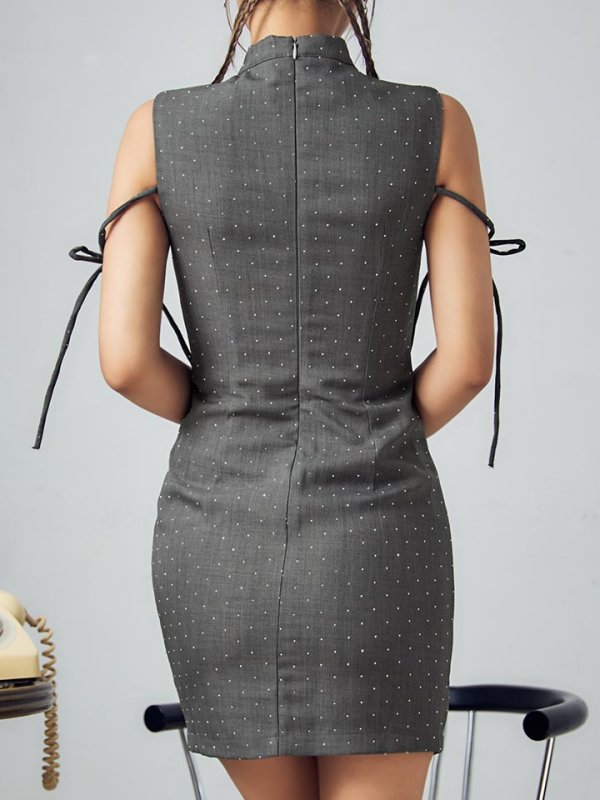 モデル：如月れい　身長：156cm　着用サイズ：Sサイズ