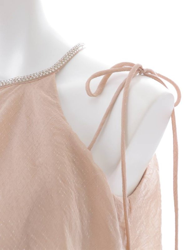 ピンクベージュ