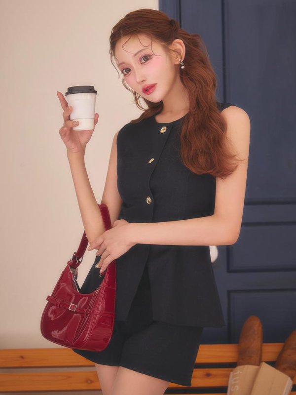 モデル：明日花キララ　身長：162cm　着用サイズ：Sサイズ