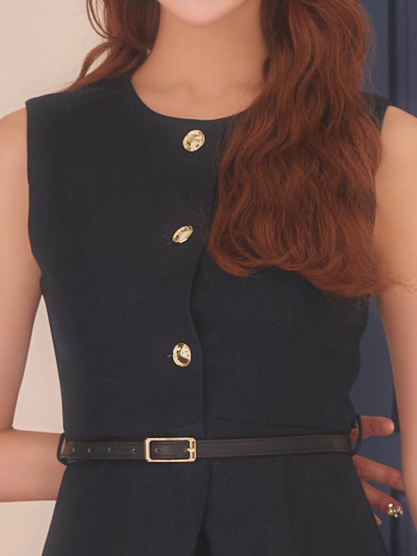 モデル：明日花キララ　身長：162cm　着用サイズ：Sサイズ