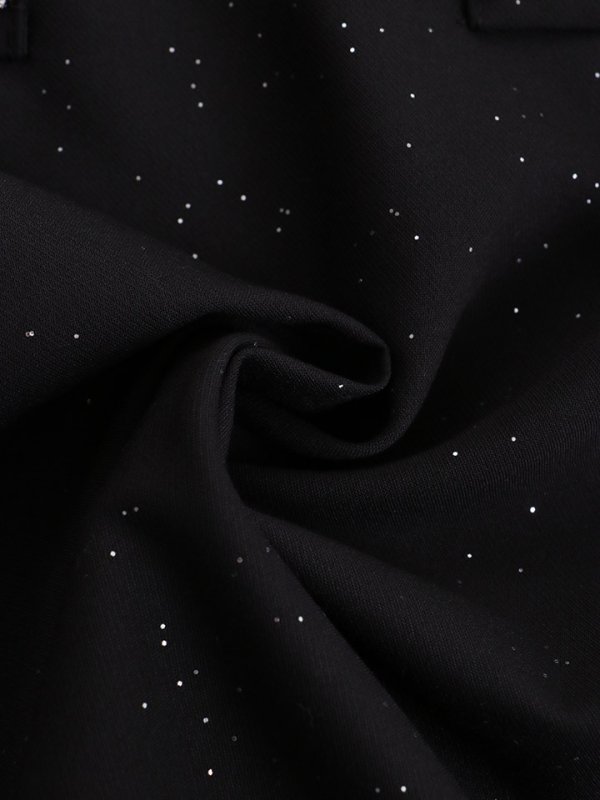 ブラック