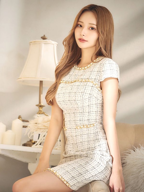 モデル:PyunA.(ぴょな) 身長:160cm 着用サイズ:Sサイズ