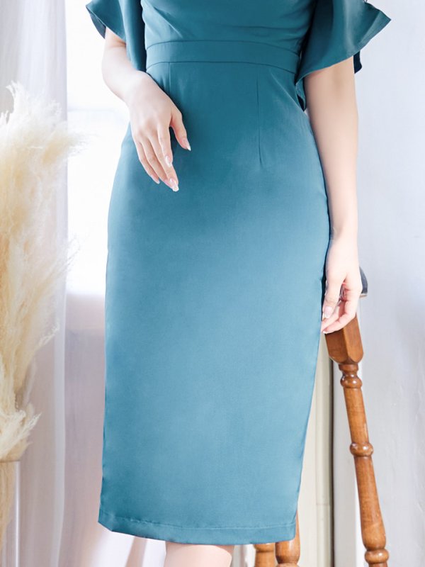 モデル：真優川咲　身長：159cm　着用サイズ：Sサイズ