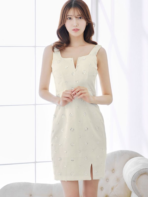 モデル:阿部なつき 身長:160cm 着用サイズ:Sサイズ