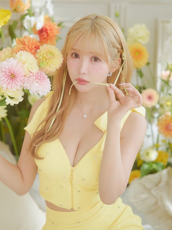 モデル：三上悠亜　身長：159cm　着用サイズ：Sサイズ