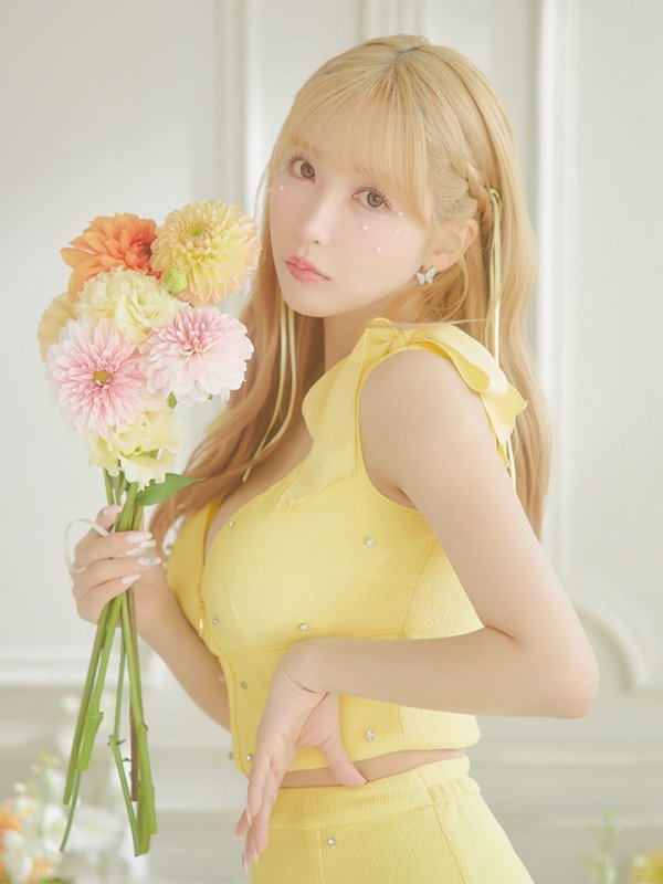 モデル：三上悠亜　身長：159cm　着用サイズ：Sサイズ