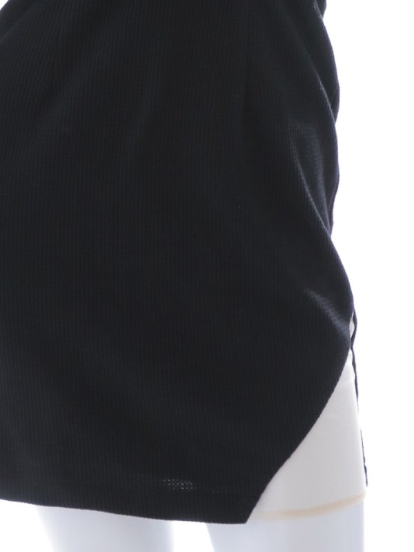 ブラック