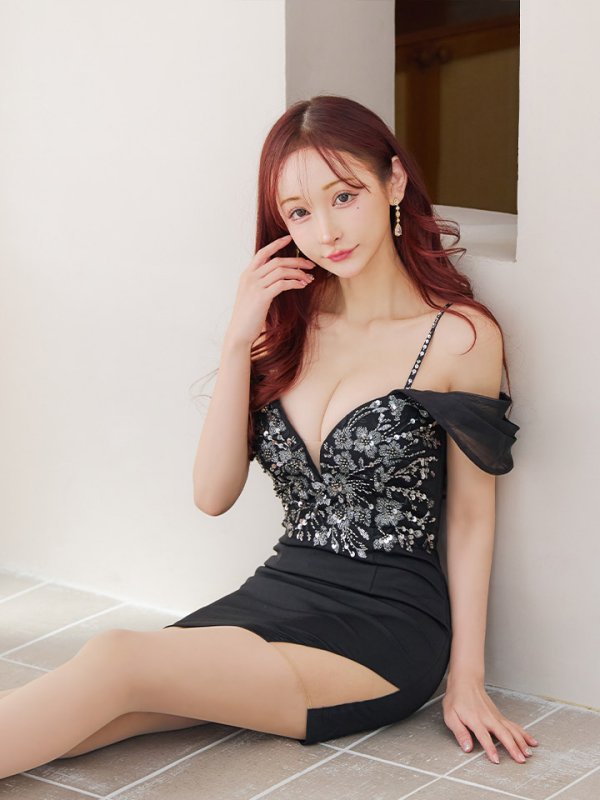 モデル:真優川咲 身長:159cm 着用サイズ:Sサイズ