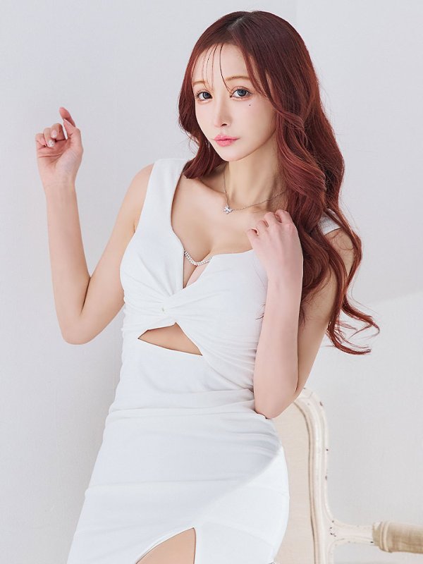 モデル：真優川咲　身長：159cm　着用サイズ：Sサイズ