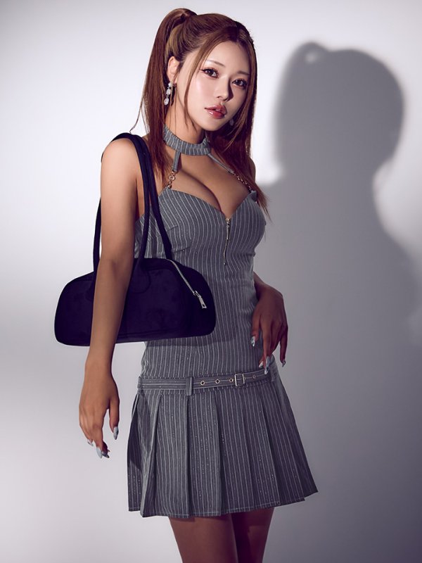 モデル：如月れい　身長：156cm　着用サイズ：Sサイズ