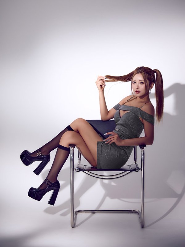 モデル：如月れい　身長：156cm　着用サイズ：Sサイズ