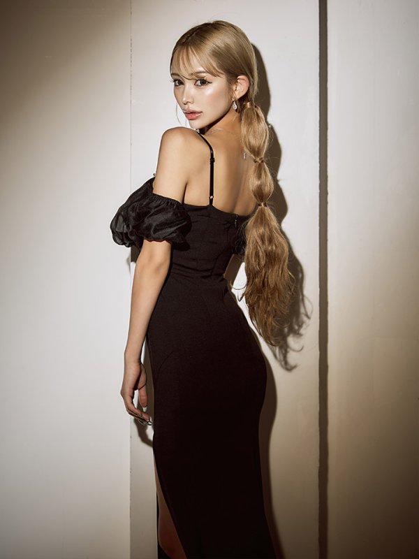 モデル：リリ　身長：169cm　着用サイズ：Sサイズ