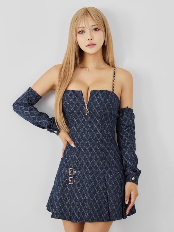 モデル：如月れい　身長：156cm　着用サイズ：Sサイズ