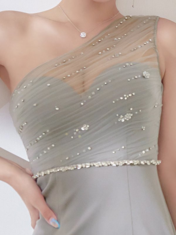 モデル：如月れい　身長：156cm　着用サイズ：Sサイズ