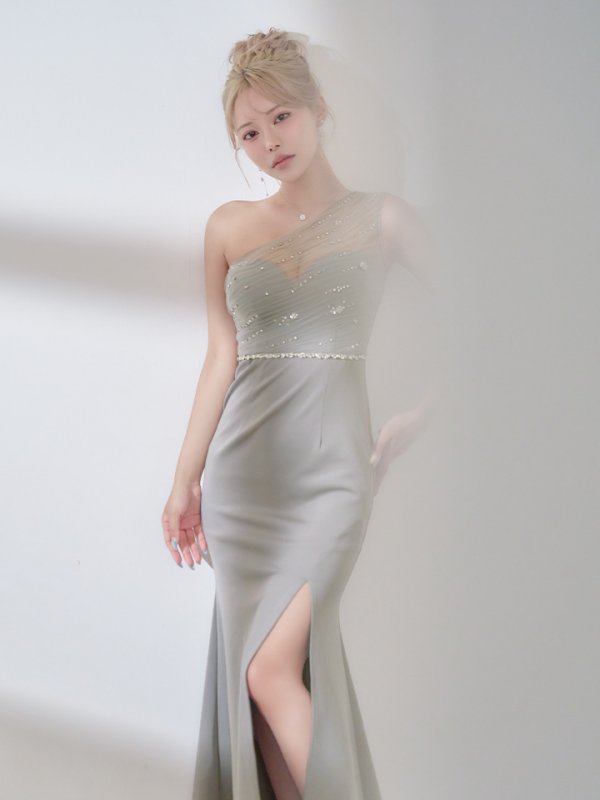 モデル：如月れい　身長：156cm　着用サイズ：Sサイズ