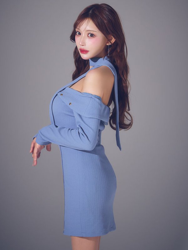 モデル：明日花キララ　身長：162cm　着用サイズ：Sサイズ