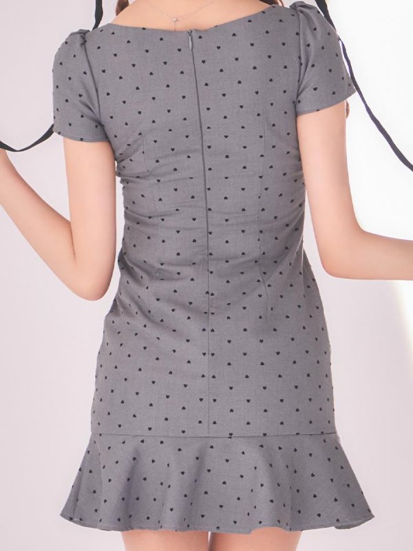 モデル：明日花キララ　身長：162cm　着用サイズ：Sサイズ