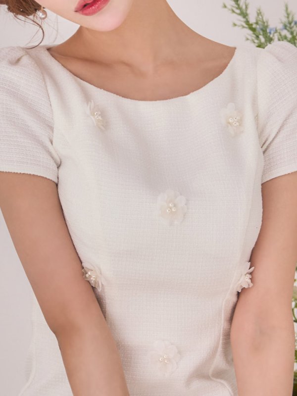 モデル：明日花キララ　身長：162cm　着用サイズ：Sサイズ