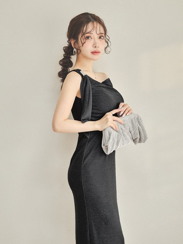 モデル：朝陽凪　身長：156cm　着用サイズ：Sサイズ