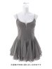 グレー