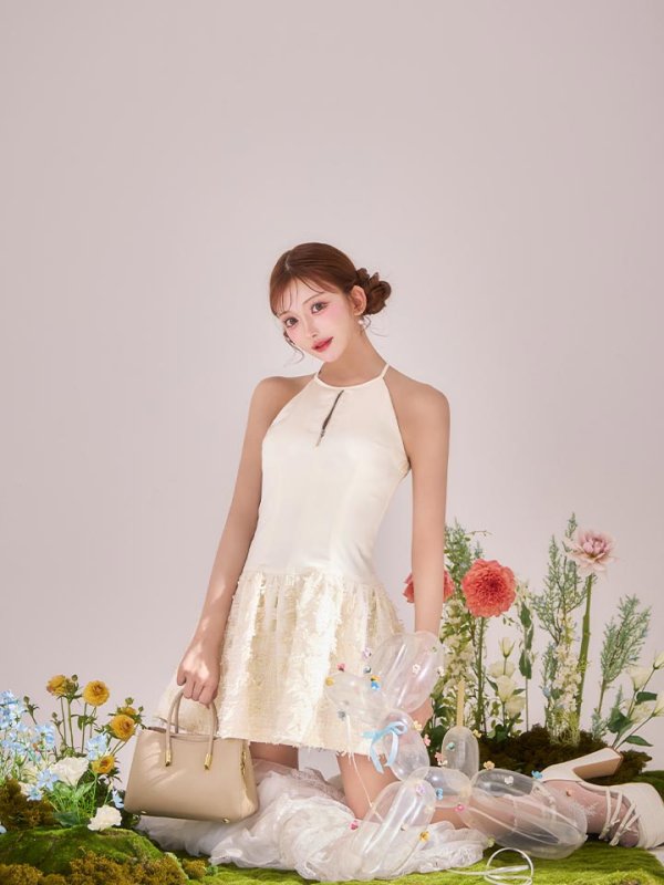 モデル：明日花キララ　身長：162cm　着用サイズ：Sサイズ