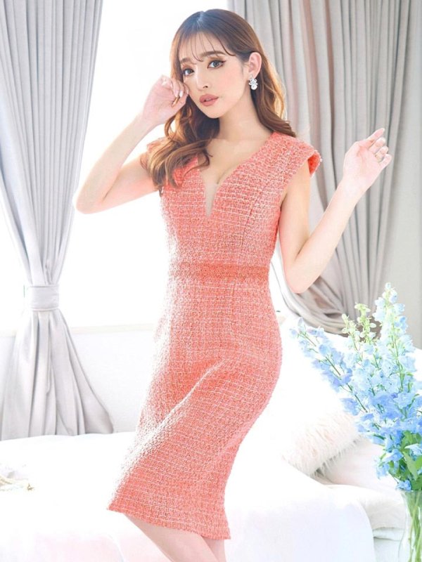 モデル：杉山佳那恵　身長：159cm　着用サイズ：Sサイズ