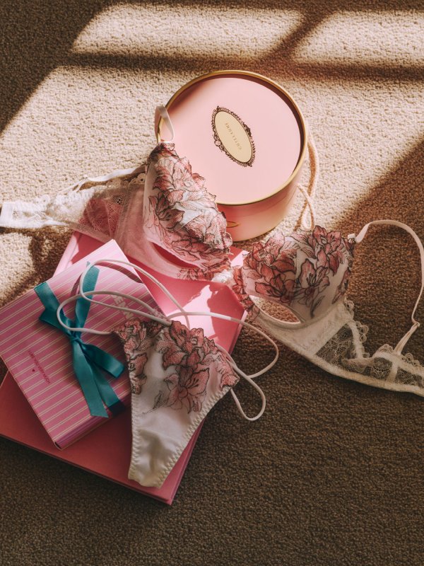 画像29: 【RAVIJOUR/ラヴィジュール】レミニセンス ストレッチレース Tバック/ レミニセンス エンブレース Tバック/ ランジェリー / セクシーランジェリー / 下着【OF08】