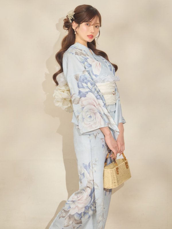 モデル：朝日向まり　身長：167cm　着用サイズ：Fサイズ