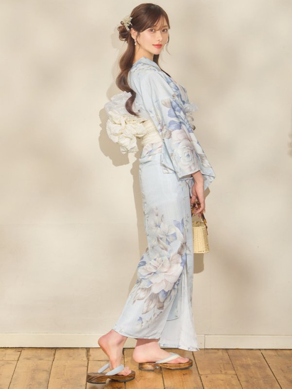 モデル：朝日向まり　身長：167cm　着用サイズ：Fサイズ