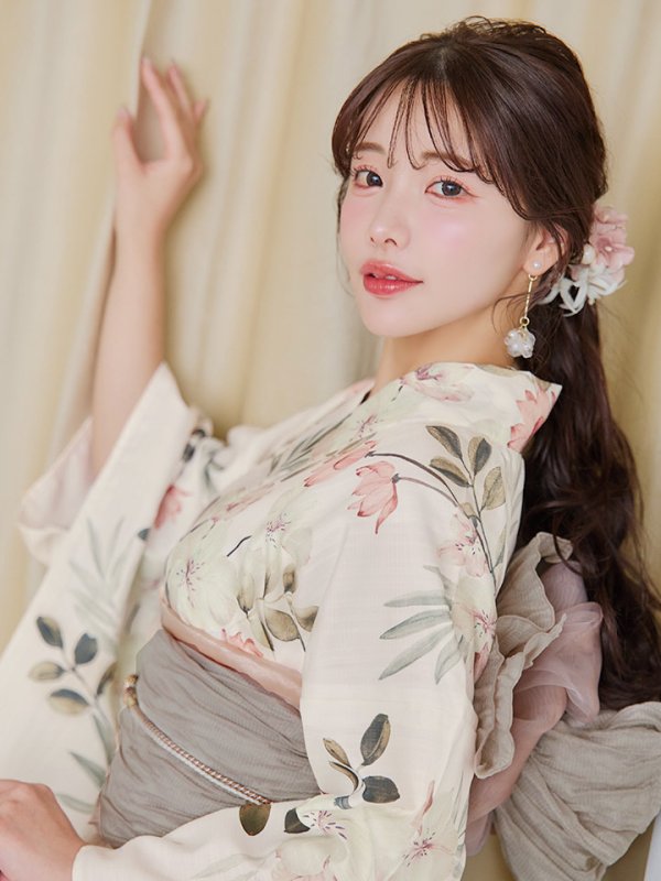 モデル：えみ姉　身長：158cm　着用サイズ：Fサイズ