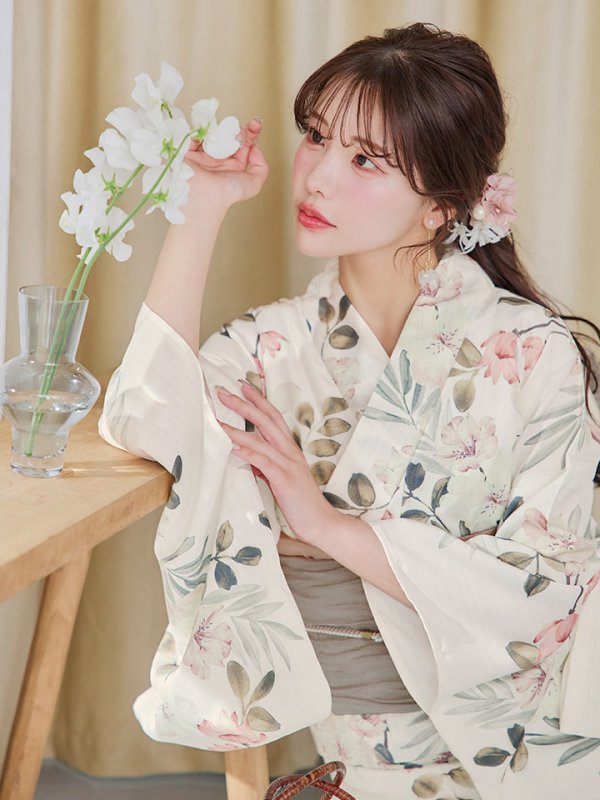 モデル：えみ姉　身長：158cm　着用サイズ：Fサイズ