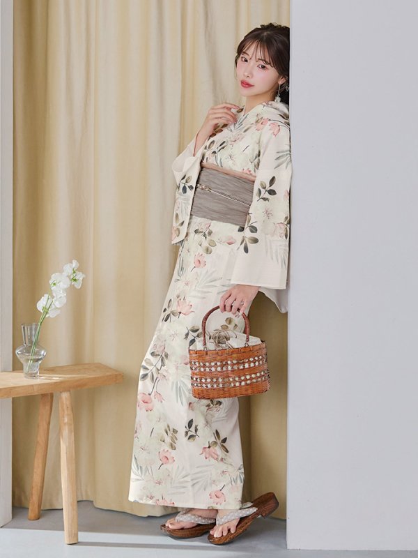 モデル：えみ姉　身長：158cm　着用サイズ：Fサイズ