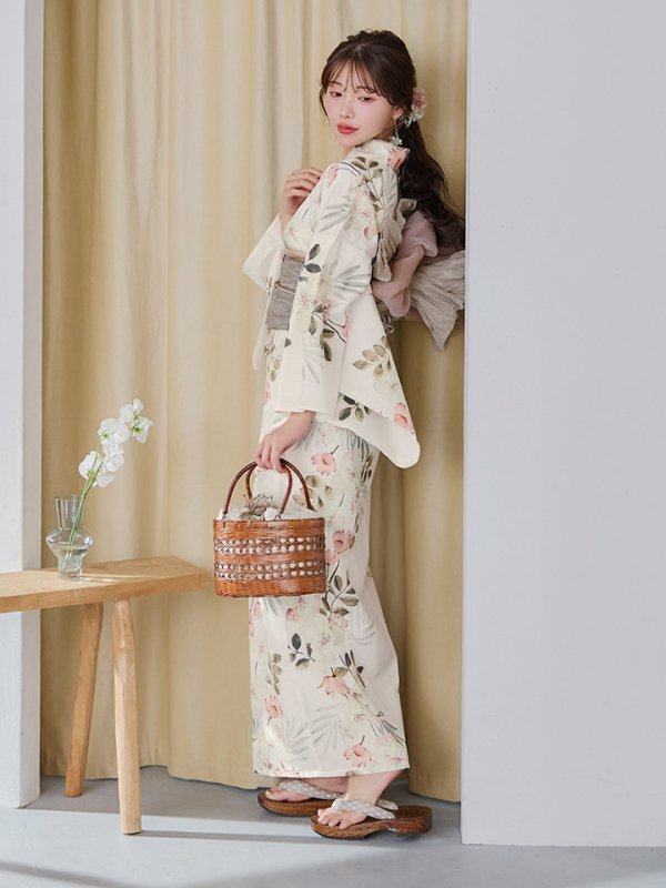 モデル：えみ姉　身長：158cm　着用サイズ：Fサイズ