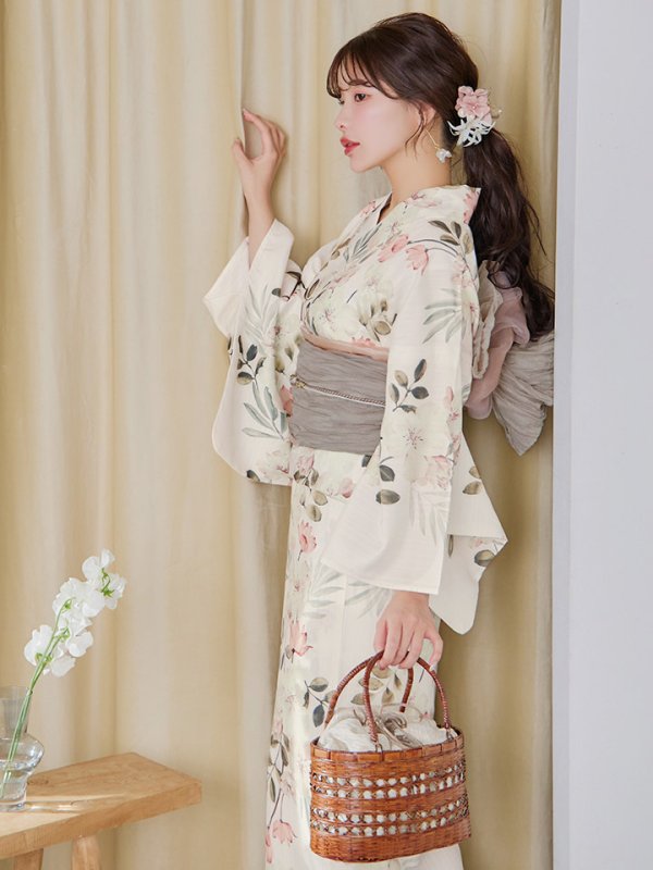 モデル：えみ姉　身長：158cm　着用サイズ：Fサイズ