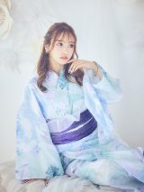 ブルーミントの水彩浴衣  【浴衣３点セット 浴衣/帯/下駄】OBI-g-500-kj-10-BL / HIMO-900-yn-5-IV / HEKO-800-sb-5-W / GETA-01-kj-2-BL [YMT]