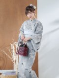 【即日発送】グレー水墨風ダリア浴衣  【浴衣３点セット 浴衣/帯/下駄】OBI-siwa-200-kj-6-W / HIMO-900-yn-4-GYxGY / HEKO-800-sb-5-W / YA-72-kn-W / YA-74-kn-LGY / GETA-01-kj-3-IV [YMT]