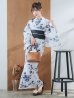 画像2: 【即日発送】ニュアンスモノトーンフラワー浴衣  【浴衣３点セット 浴衣/帯/下駄】OBI-siwa-200-kj-1-B / HIMO-900-yn-4-GYxGY / HEKO-800-sb-5-W / YA-73-kn-GY / GETA-01-kj-3-IV[YMT] (2)