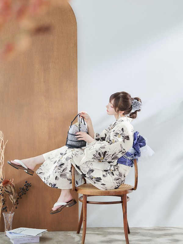 画像12: 【即日発送】水彩風モノトーンフラワー浴衣  【浴衣３点セット 浴衣/帯/下駄】[YMT]