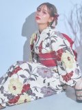 【即日発送】レトロモダンフラワー浴衣 OBI-hira-100-ok-14-RxWR / HIMO-900-yn-4-GYxGY / HEKO-800-sb-5-W / YA-1026-kn-R / GETA-01-kj-8-R/  [YMT]