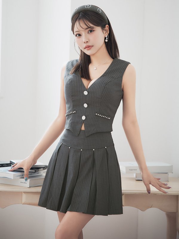 モデル：如月れい　身長：156cm　着用サイズ：Sサイズ