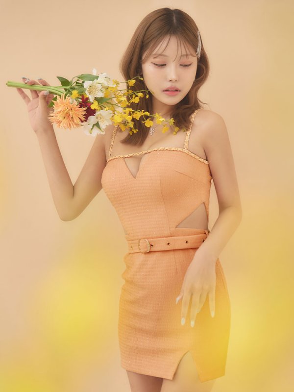 モデル：如月れい　身長：156cm　着用サイズ：Sサイズ