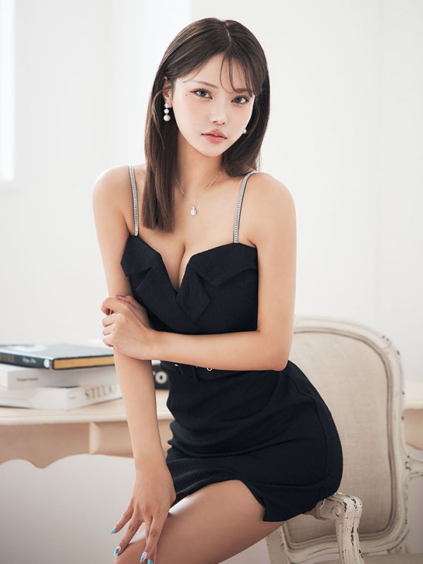 モデル：如月れい　身長：156cm　着用サイズ：Sサイズ