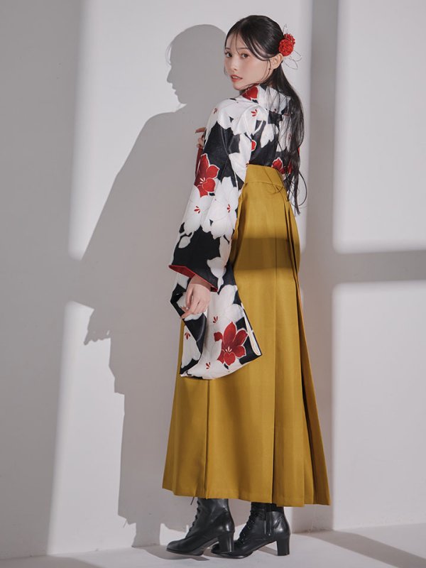 画像3: 【予約商品/1月中旬発送予定】白×赤百合 ブラック二尺袖着物【卒業袴３点セット 二尺袖着物/帯/袴】