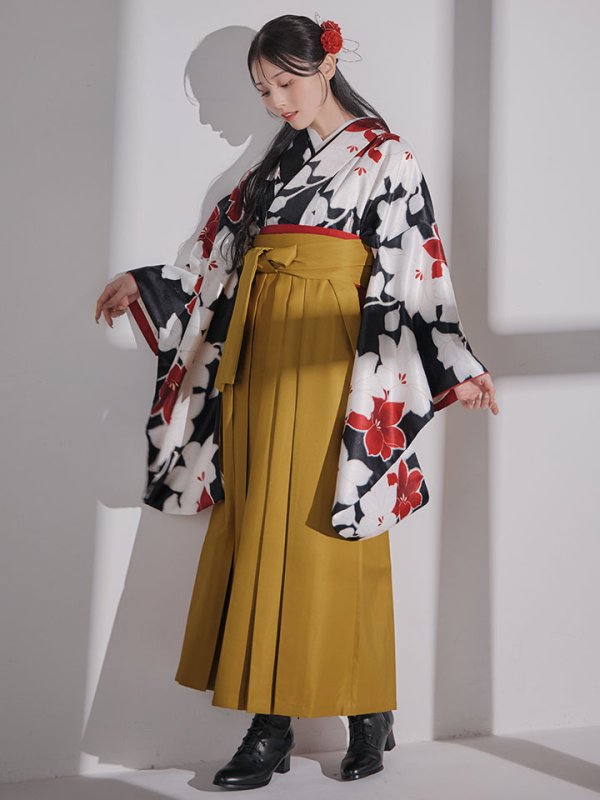 画像9: 【予約商品/1月中旬発送予定】白×赤百合 ブラック二尺袖着物【卒業袴３点セット 二尺袖着物/帯/袴】