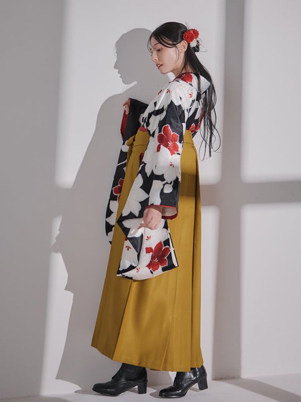 画像12: 【予約商品/1月中旬発送予定】白×赤百合 ブラック二尺袖着物【卒業袴３点セット 二尺袖着物/帯/袴】