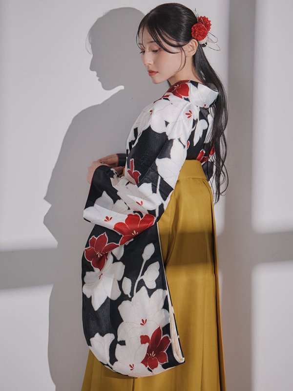 画像15: 【予約商品/1月中旬発送予定】白×赤百合 ブラック二尺袖着物【卒業袴３点セット 二尺袖着物/帯/袴】