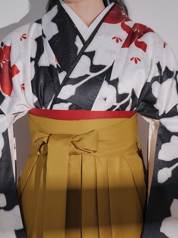 画像17: 【予約商品/1月中旬発送予定】白×赤百合 ブラック二尺袖着物【卒業袴３点セット 二尺袖着物/帯/袴】