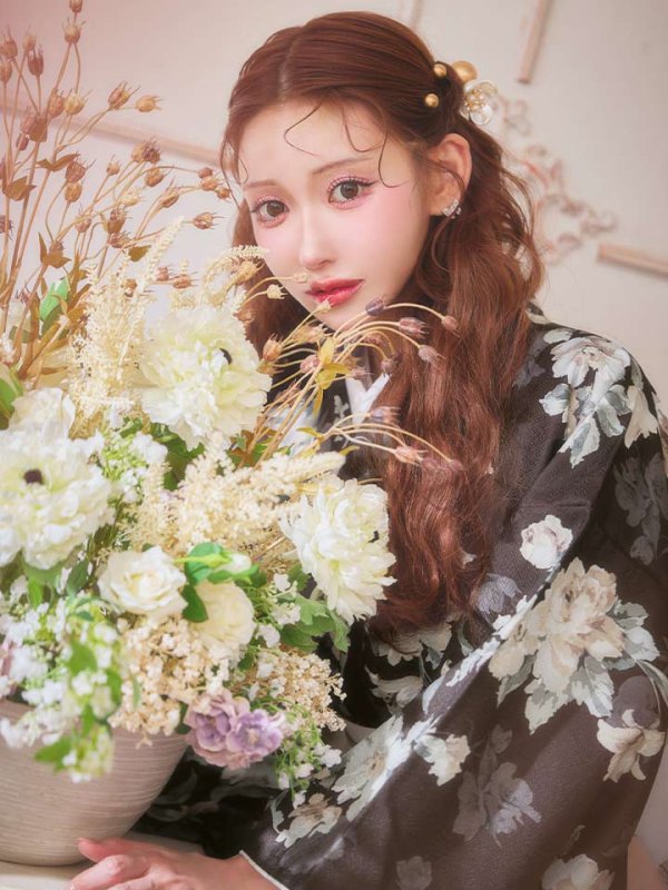 モデル:明日花キララ 身長:162cm　着用サイズ:Mサイズ